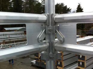 ALUHAK aluminiowe konstrukcje rusztowania elewacyjne fasadowe podesty klatki schodowe schodnie rusztowania wiszce producent w Polsce